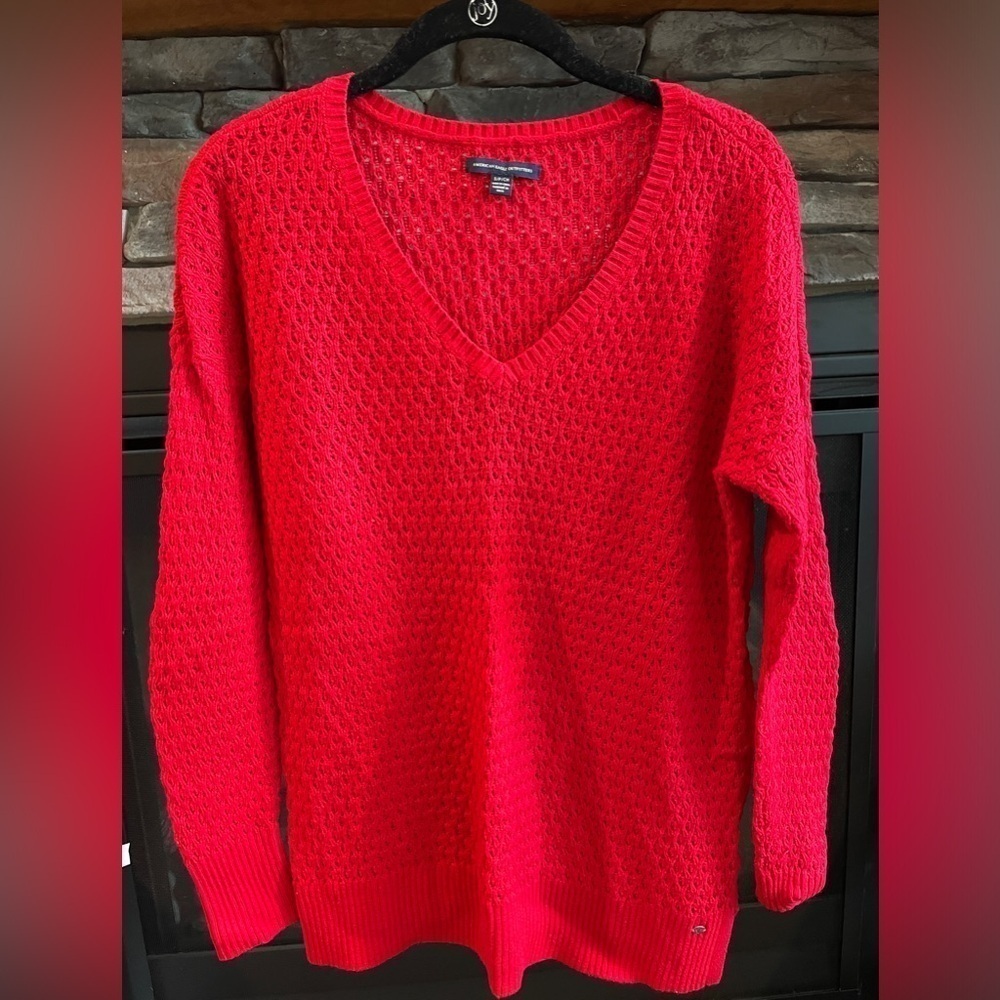 American Eagle Red Size Small Sweater